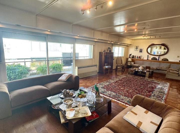 Departamento · 240m² · 5 Ambientes · 1 Cochera