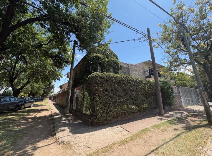 Casa · 147m² · 5 Ambientes · 1 Cochera