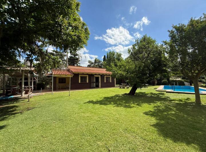 Casa · 150m² · 5 Ambientes · 3 Cocheras