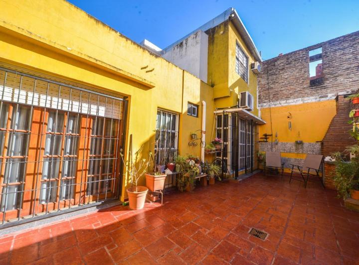 Casa · 180m² · 7 Ambientes · 1 Cochera
