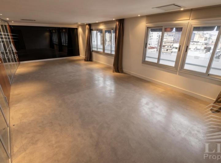 Oficina comercial · 468m² · 15 Ambientes · 3 Cocheras