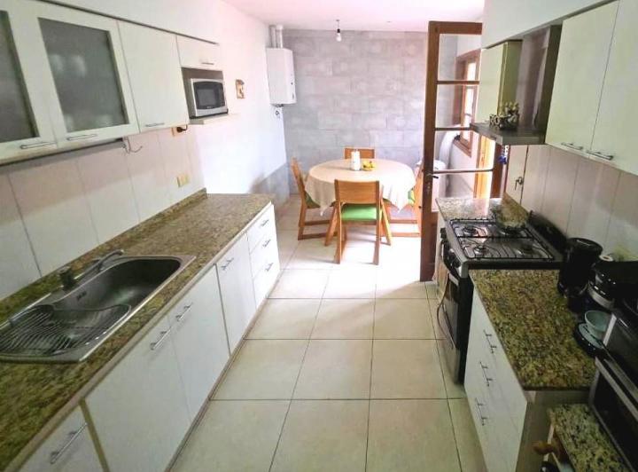 Casa · 170m² · 3 Dormitorios · 1 Cochera
