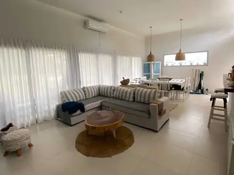 Casa en Alquiler Temporal en Costa Esmeralda, Partido de La Costa