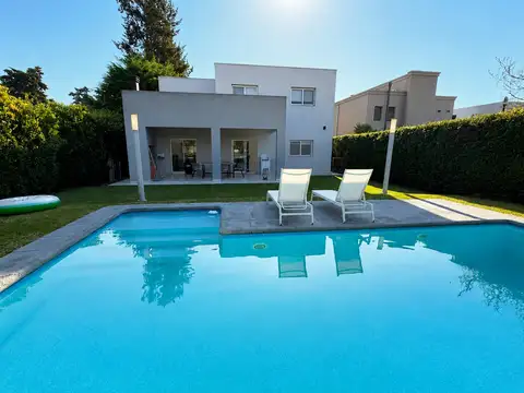 Casa en Alquiler en Altos de Hudson I, Countries y Barrios Cerrados en Berazategui
