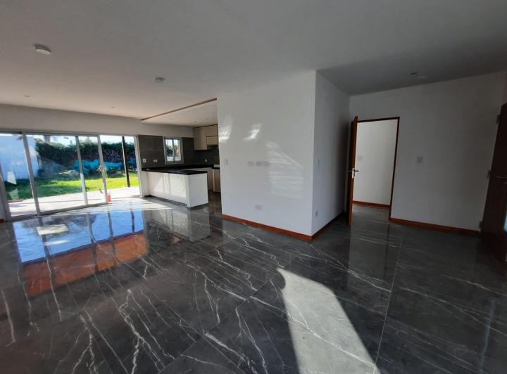 Casa · 100m² · 7 Ambientes · 2 Cocheras