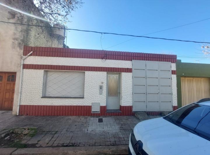 Casa · 65m² · 4 Ambientes · 1 Cochera