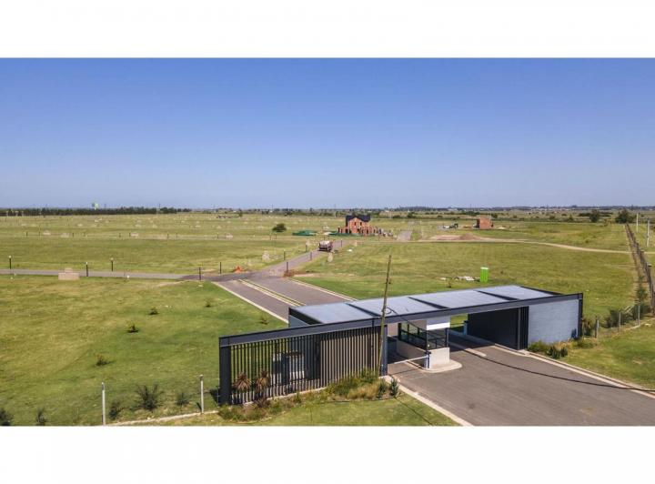 Terreno · 833m²