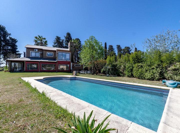 Casa · 211m² · 3 Ambientes · 1 Cochera