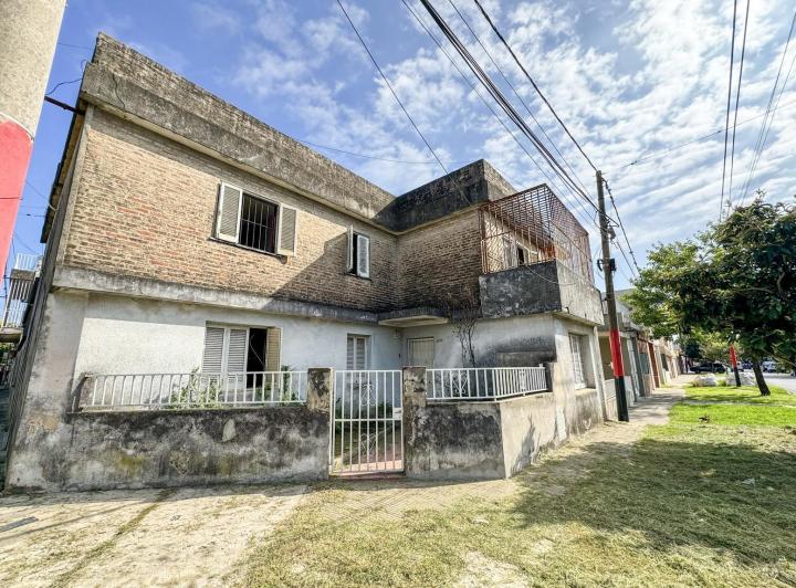 Casa · 197m² · 6 Ambientes · 1 Cochera