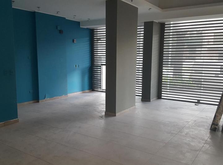 Local comercial · 227m²