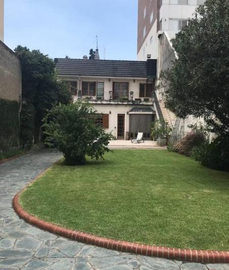 Casa · 500m² · 5 Dormitorios · 2 Cocheras
