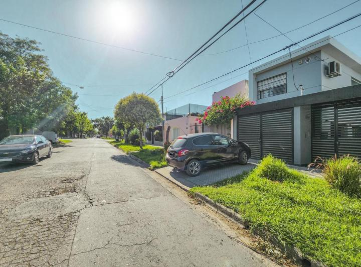 Casa · 98m² · 5 Ambientes · 1 Cochera