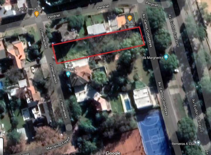 Terreno · 1211m²
