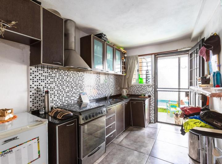 Casa · 80m² · 5 Ambientes · 1 Cochera