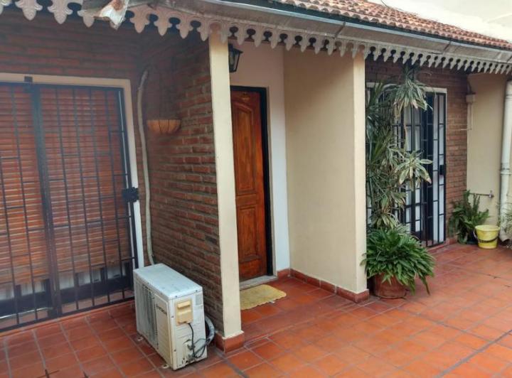 Casa · 185m² · 9 Ambientes · 1 Cochera
