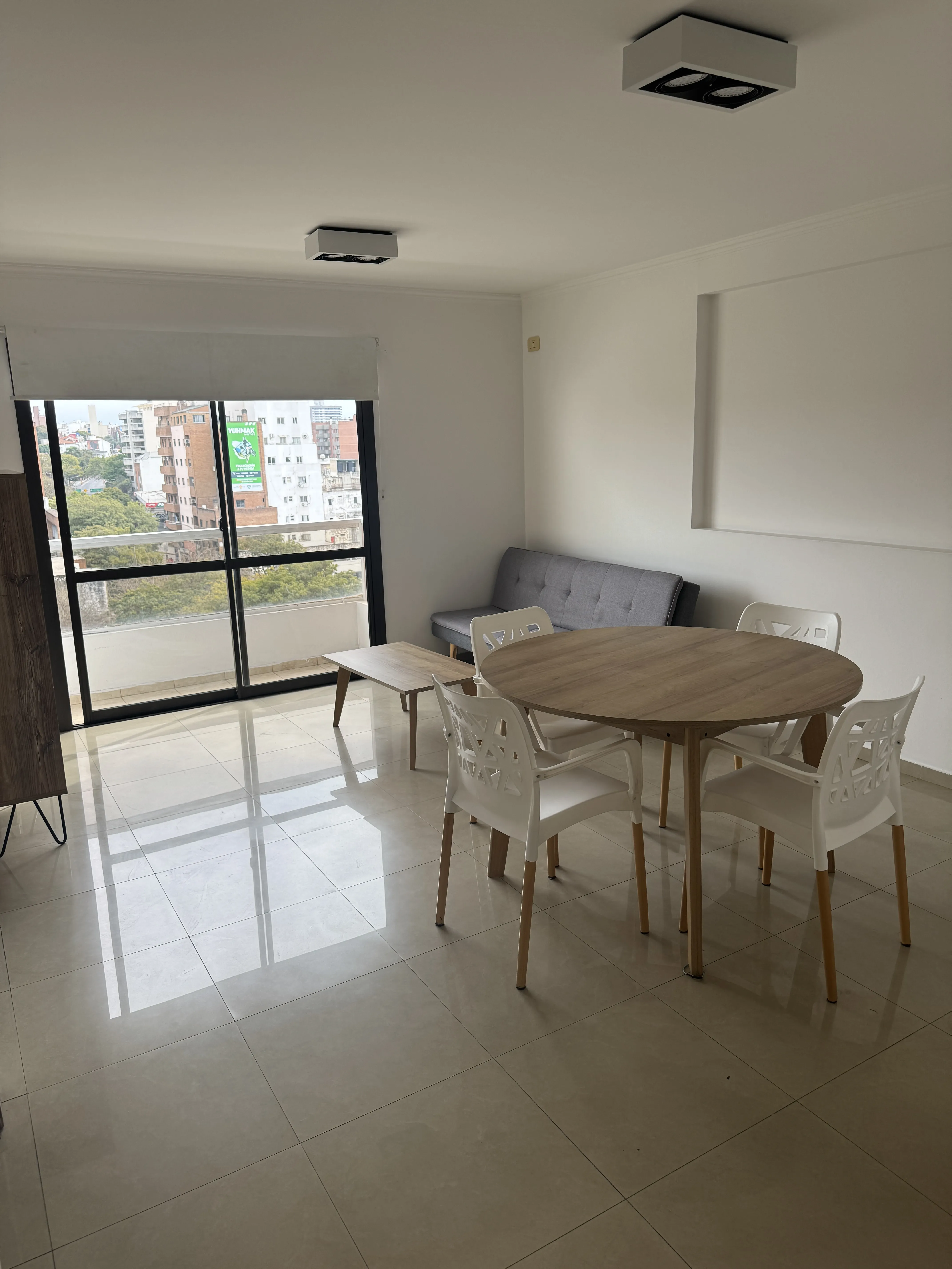 AMOBLADO - DUARTE QUIROS 989 -DEPTO 1 DORM C/BALCÓN