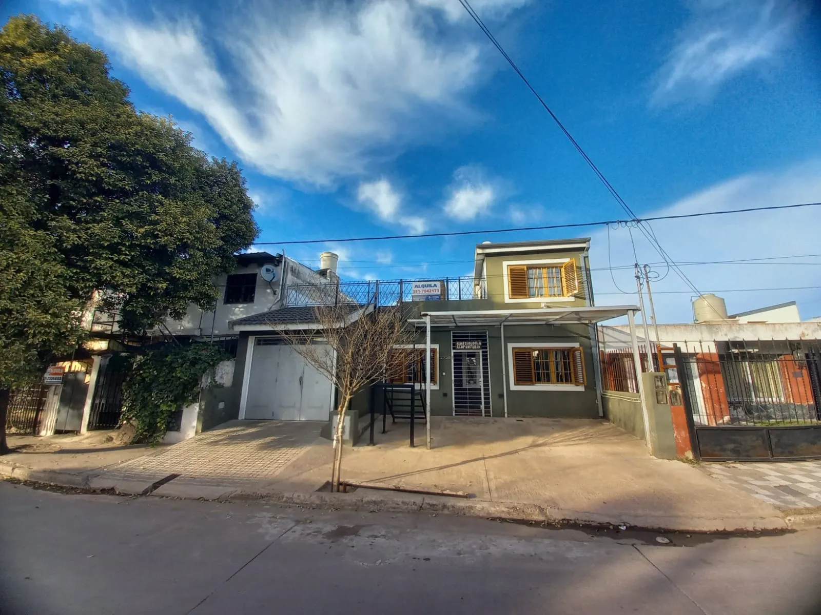 Departamento con Terraza con Asador y Pergola de Estacionamiento