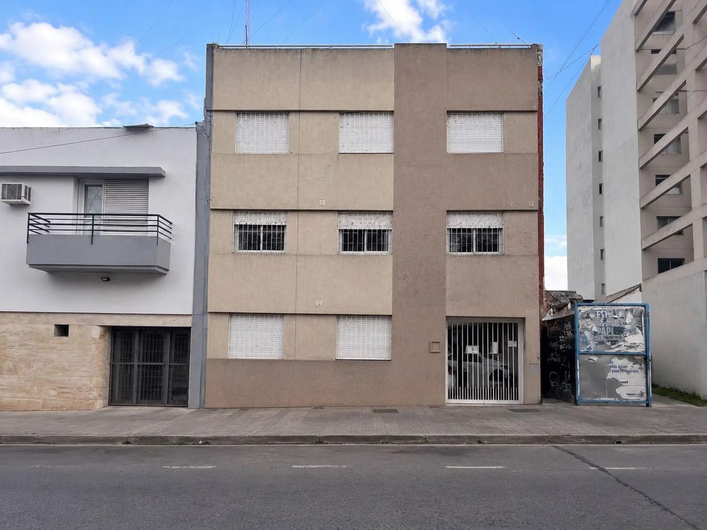 Alquilo Dpto 2 Dormitorios primer piso por escalera Expensas bajas Cofico