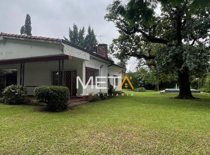 Casa · 200m² · 6 Ambientes