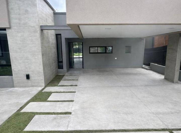 Casa · 423m² · 3 Dormitorios
