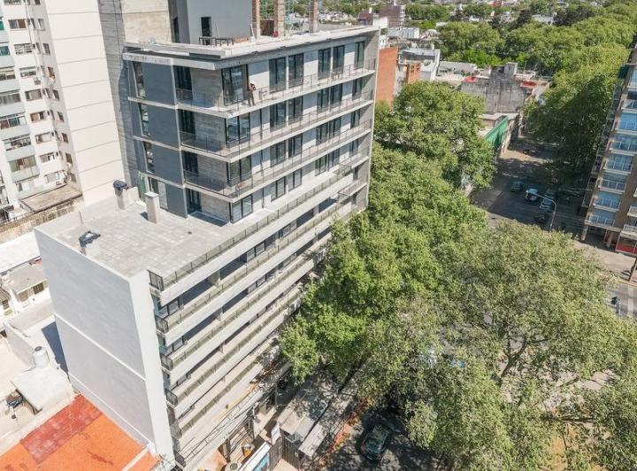 Local comercial · 243m² · 10 Ambientes · 1 Cochera