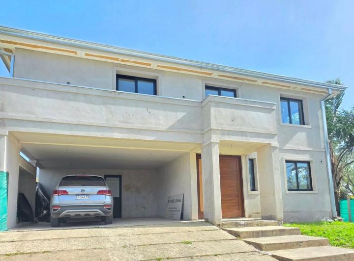 Casa · 360m² · 7 Ambientes · 2 Cocheras
