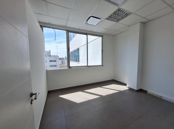 Oficina comercial · 123m² · 4 Ambientes · 2 Cocheras