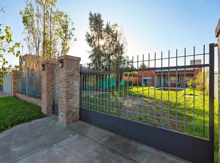 Casa · 130m² · 4 Ambientes · 1 Cochera
