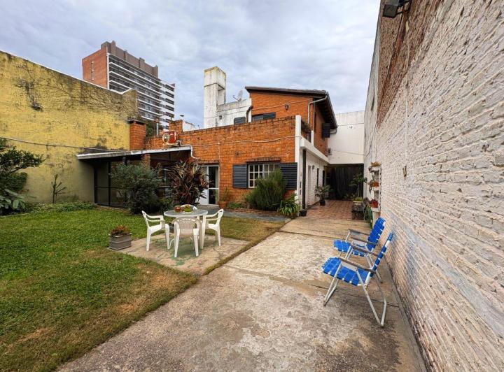 Casa · 117m² · 6 Ambientes · 4 Cocheras