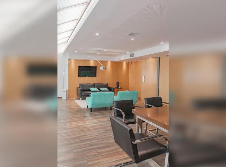 Oficina comercial · 160m² · 1 Ambiente · 1 Cochera
