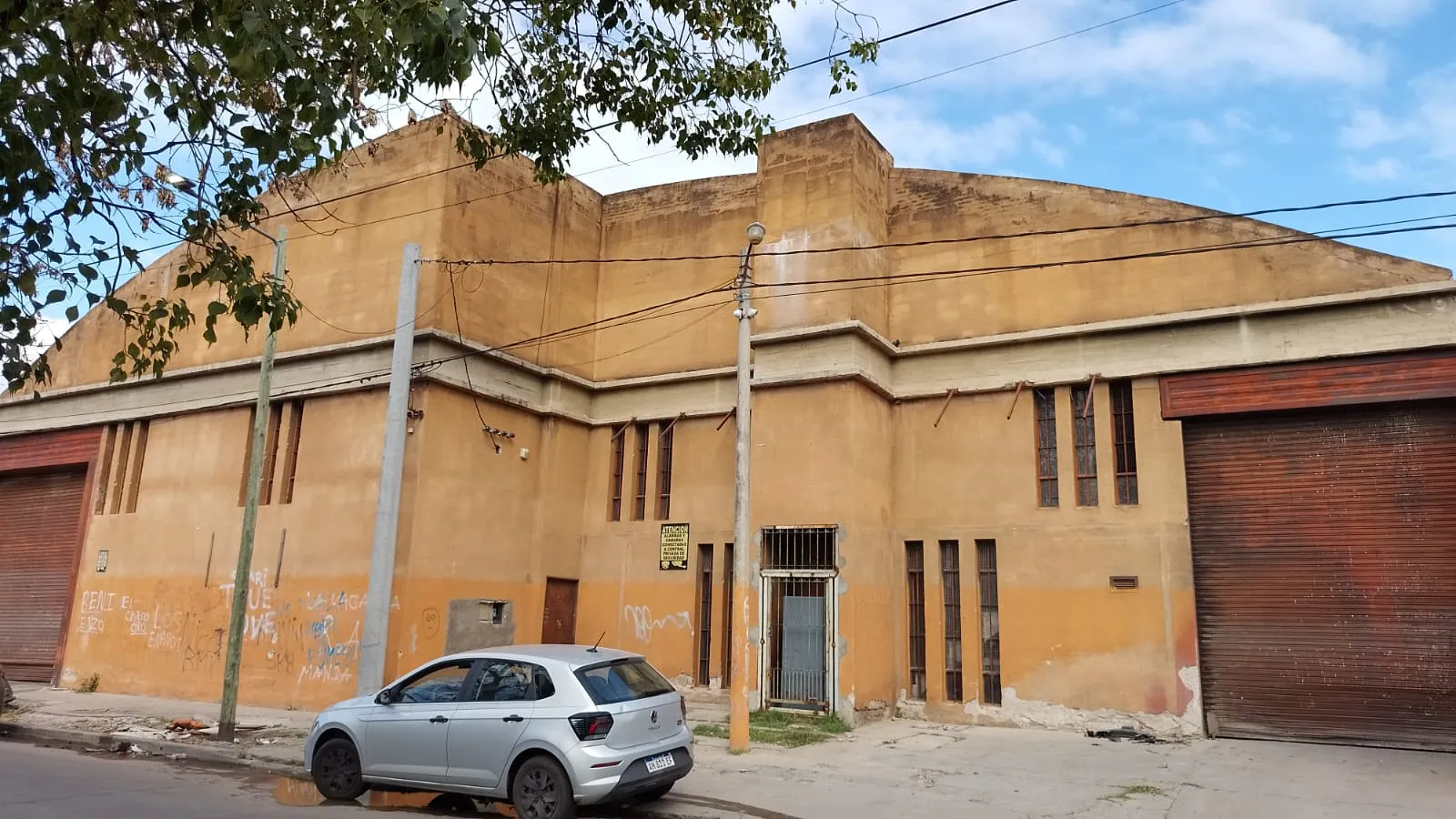 Alquiler Galpon 1200 m Barrio Gral Bustos