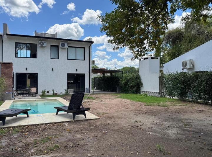Casa · 91m² · 4 Ambientes · 1 Cochera