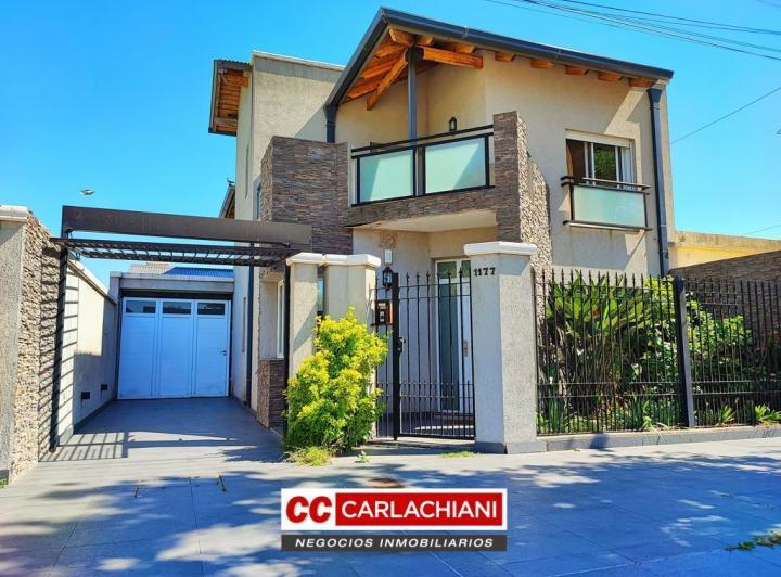 Casa · 237m² · 7 Ambientes · 1 Cochera