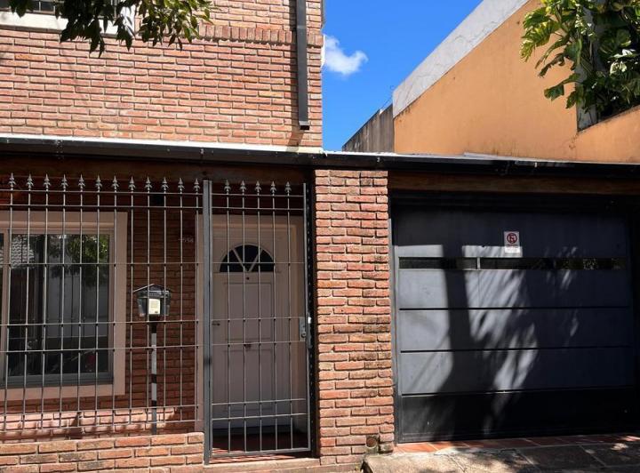 Casa · 194m² · 6 Ambientes · 1 Cochera