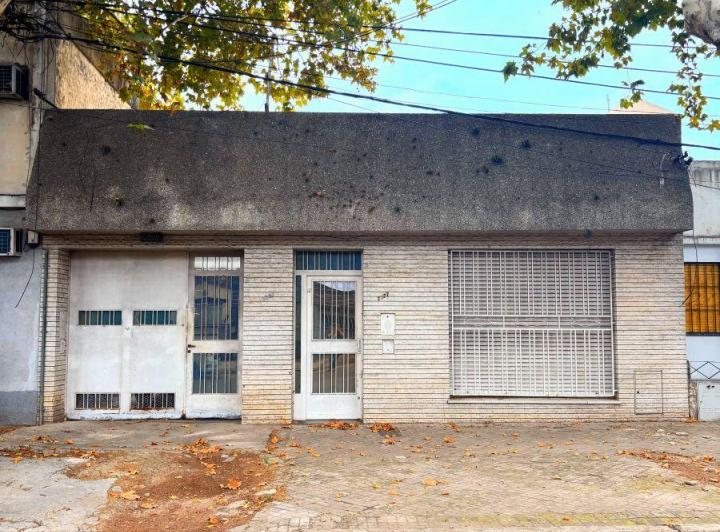 Casa · 182m² · 4 Ambientes · 2 Cocheras