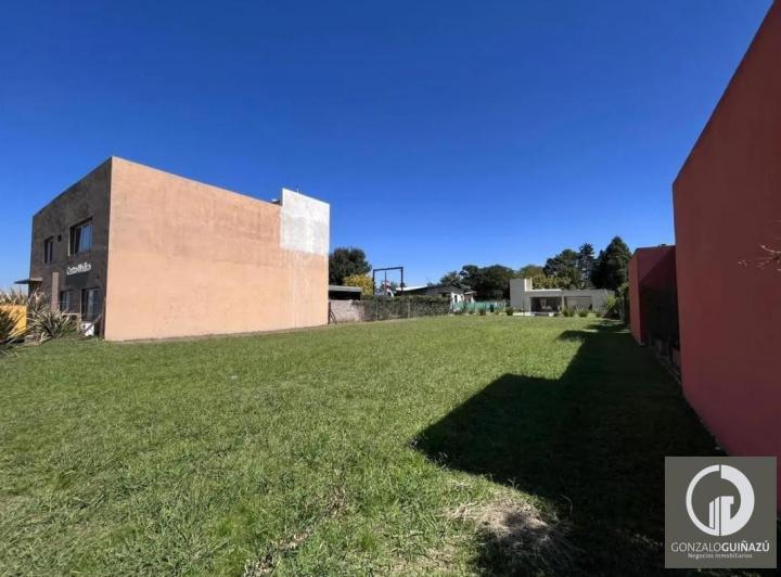 Terreno · 655m²