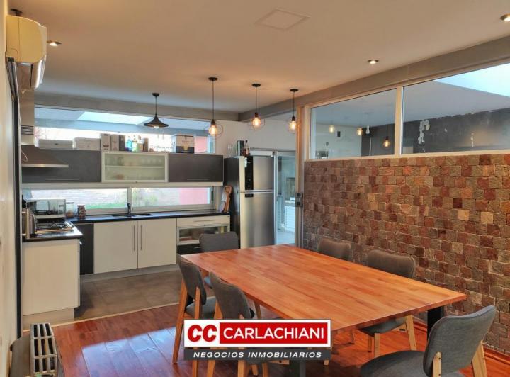 Casa · 142m² · 3 Ambientes · 1 Cochera