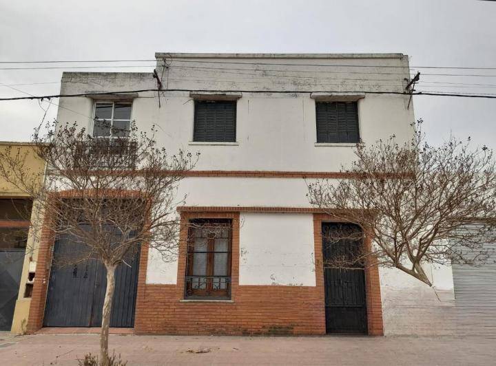 Casa · 250m² · 4 Ambientes · 1 Cochera