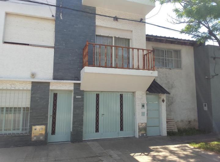 Casa · 106m² · 7 Ambientes · 1 Cochera