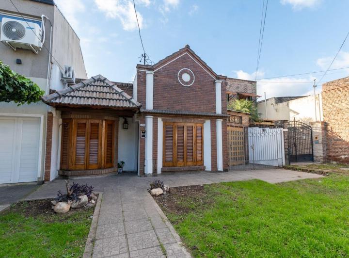 Casa · 77m² · 4 Ambientes