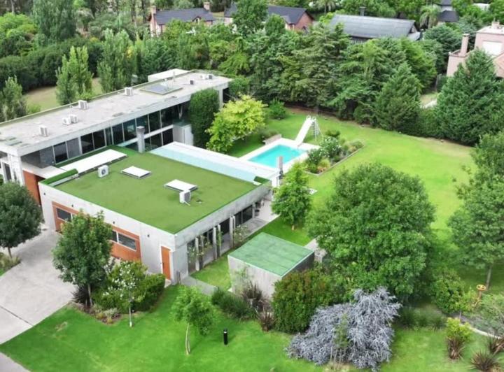 Casa · 570m² · 7 Ambientes