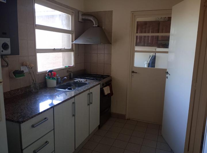 Departamento · 90m² · 6 Ambientes · 1 Cochera