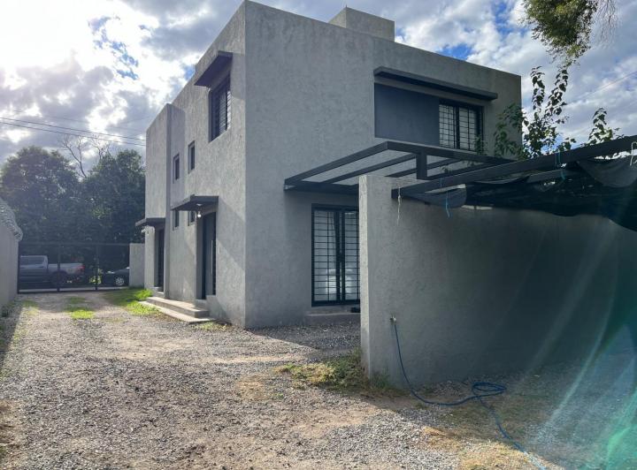 Casa · 95m² · 5 Ambientes · 1 Cochera