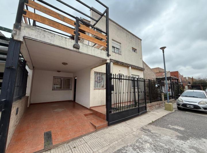 Casa · 150m² · 4 Ambientes · 1 Cochera