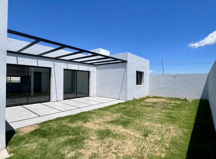 Casa · 110m² · 5 Ambientes · 2 Cocheras