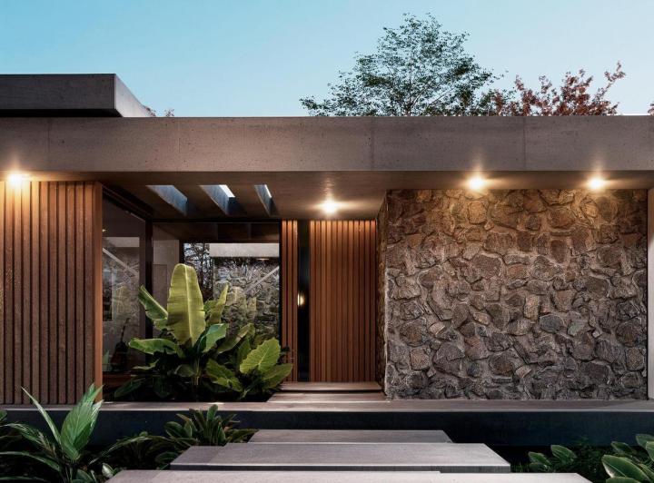 Casa · 320m² · 8 Ambientes · 2 Cocheras