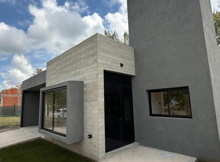 Casa · 189m² · 5 Ambientes · 2 Cocheras