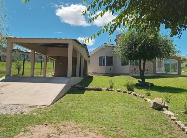 Casa · 84m² · 4 Ambientes · 2 Cocheras