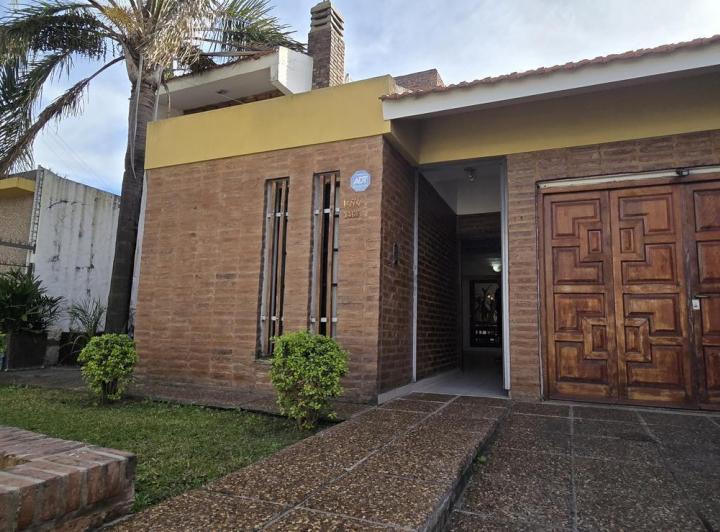 Casa · 281m² · 11 Ambientes · 1 Cochera