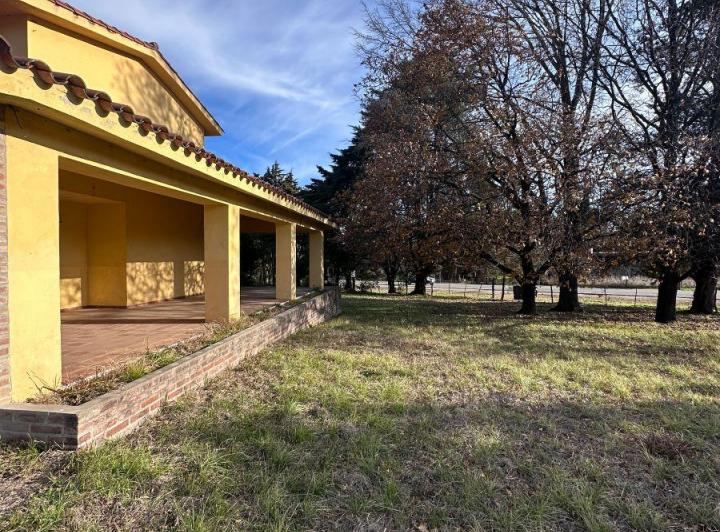 Casa · 346m² · 6 Ambientes · 1 Cochera